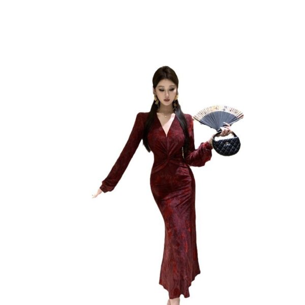 V-neck Long-sleeve Figure-flattering Fishtail Dress For Women
