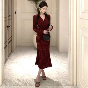 V-neck Long-sleeve Figure-flattering Fishtail Dress For Women