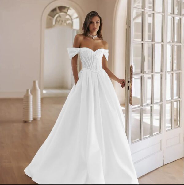 04d1f96f-0474-448e-85a1-6f74cc7c0cb3.jpg European And American Off-the-shoulder Satin Wedding Dress With Lace For Weddings