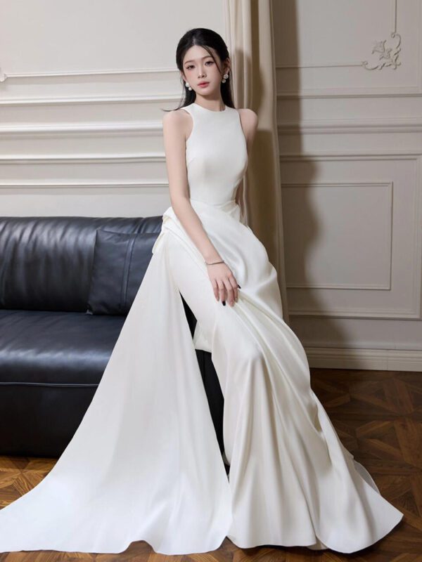 04da3711-f23f-4178-85b1-4a4eda070e11.jpg French-style Strapless Lightweight Wedding Dress Chic And Luxe Satin