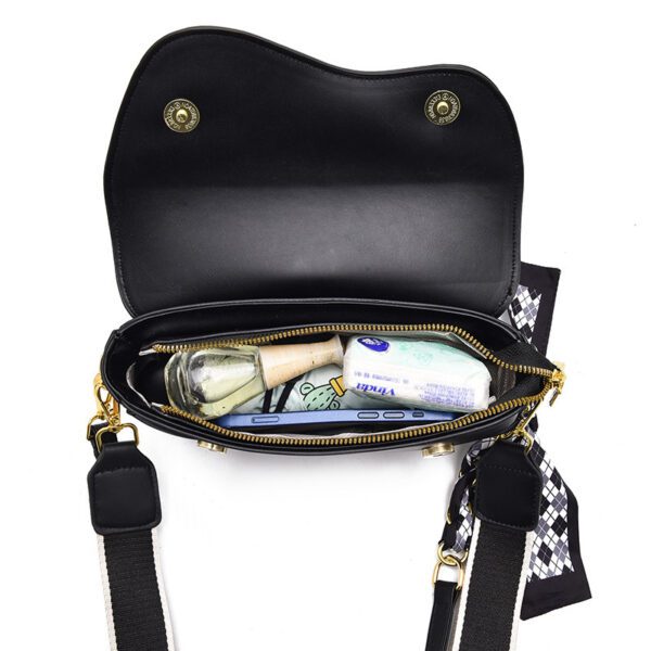 0a6997be-bd5a-4fb3-8b0c-759d60b2e03b.jpg Special Interest Light Luxury Fall Winter Fashion Underarm Saddle Bag