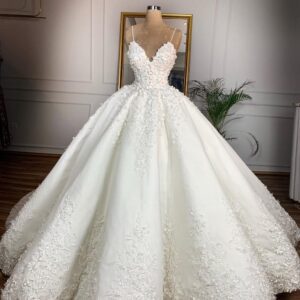 145d1e13-a57e-480e-b5da-4cb63fbf6fb4.jpg Deep V-neck Sexy Lace Floor-length Wedding Dress Romantic Aura Dignified Wedding Banquet Welcome New Spring