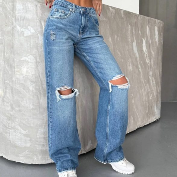18391c81-98c0-4e58-a44e-5c59b3223a66.jpg American-style Distressed Design-forward Jeans