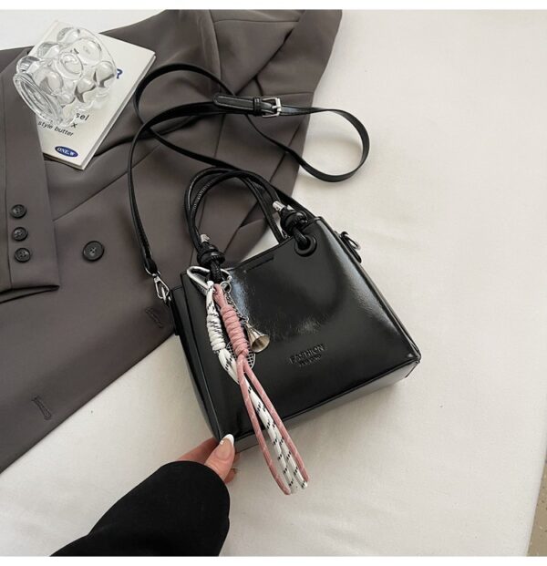 229f4e1d-a94d-4204-8373-ba74cac6075c.jpg Women's Messenger Bag Fashion Portable One-shoulder Bucket Bag