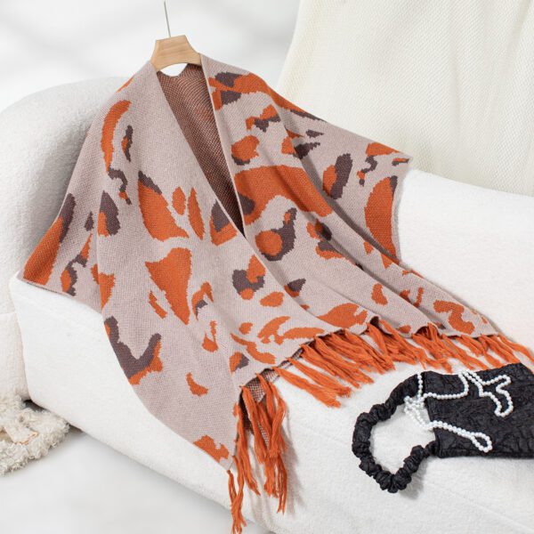 22a6ab4c-4520-40a6-b7f6-e34aafbee7ca.jpg Drizzle-Color Leopard-Print Knitted Tassel CapeShoulder Wrap For Women
