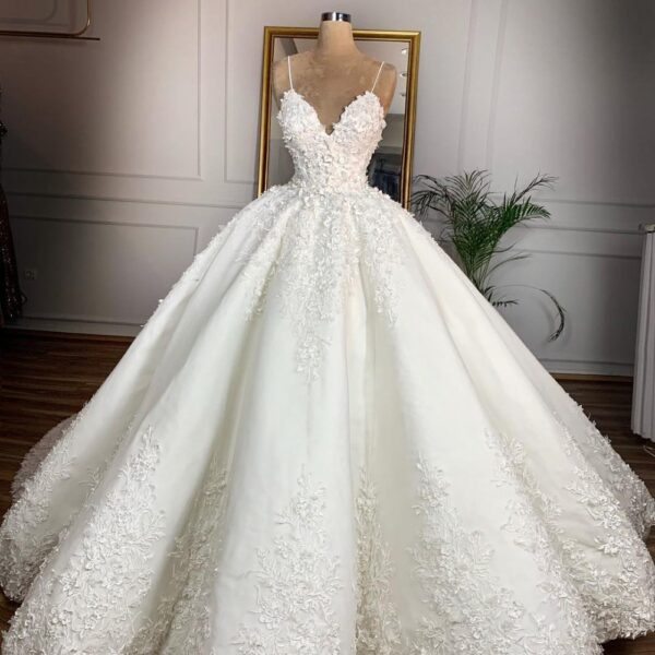 2402100243450328500.jpg Deep V-neck Sexy Lace Floor-length Wedding Dress Romantic Aura Dignified Wedding Banquet Welcome New Spring