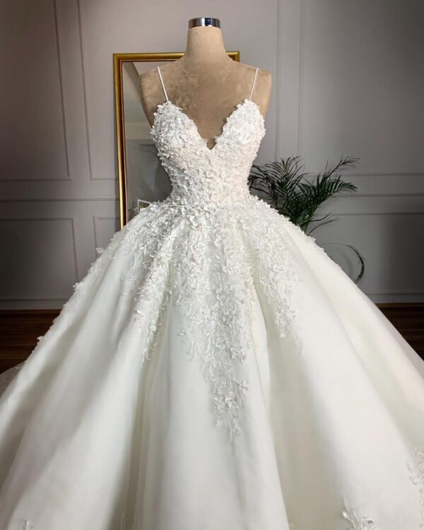 2402100243450329300.jpg Deep V-neck Sexy Lace Floor-length Wedding Dress Romantic Aura Dignified Wedding Banquet Welcome New Spring