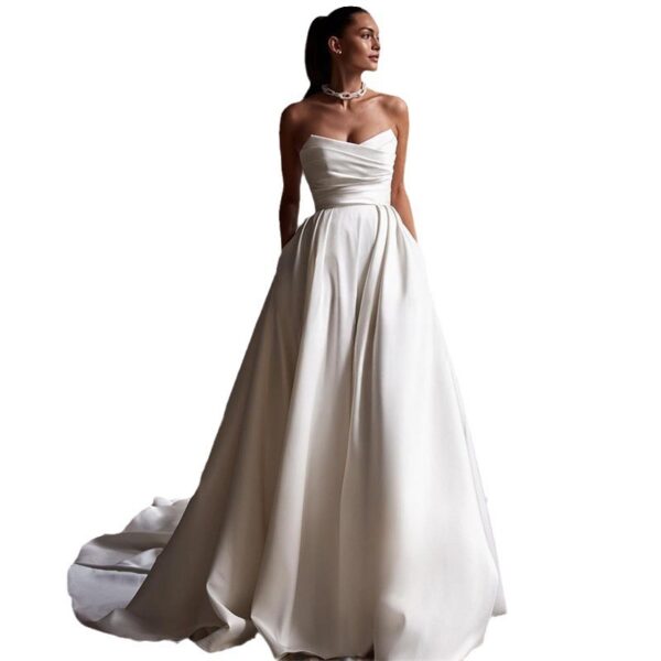 2a8542a5-07c5-4e3e-a56c-de78064a52c8.jpg Four Seasons New Style White Satin Tube Top Simple Dress