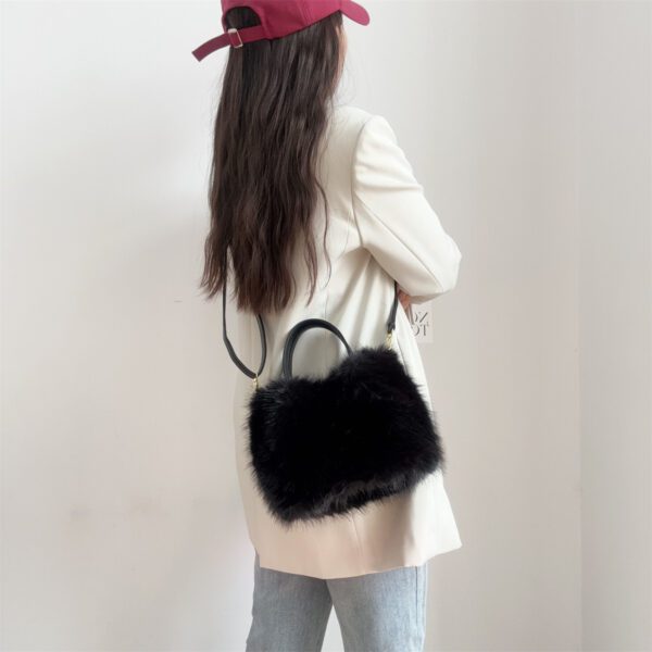 32bd8df3-b9e8-42ea-89da-998e61960b72.jpg Women's Fox Fur-style Tote Bag