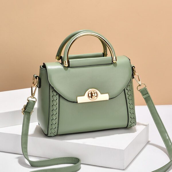 34a64c22-35e6-46e5-a935-a2139ab30259.jpg Spring And Summer New Women's Messenger Bag
