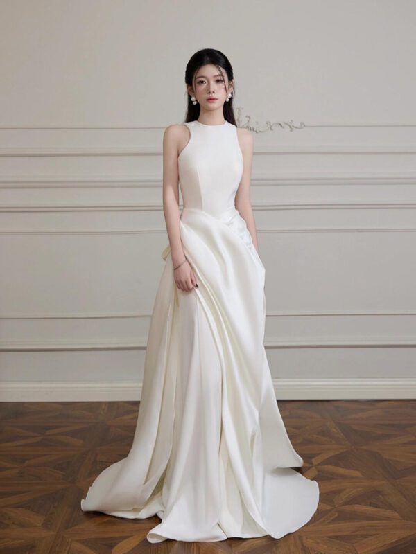 37bc794d-7efc-4d29-9df0-fd14ddb9704c.jpg French-style Strapless Lightweight Wedding Dress Chic And Luxe Satin