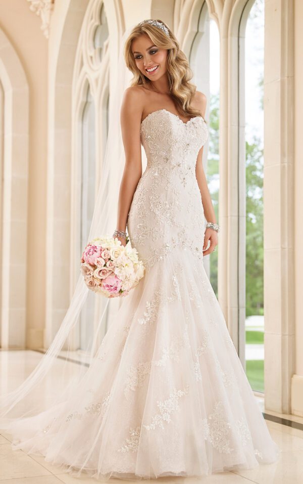 3948951052353.jpg Trailing wedding dress tube top lace wedding dress