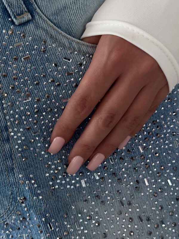42d73484-4216-4a27-b4db-107eafdeb886.jpg Irregular Rhinestone Jeans