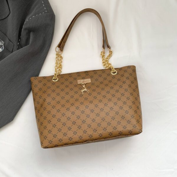 43c8ddc0-6e41-4c2f-a71f-3bbe442154fd.jpg Retro Commuter Texture Chain Shoulder Bag For Women Spring