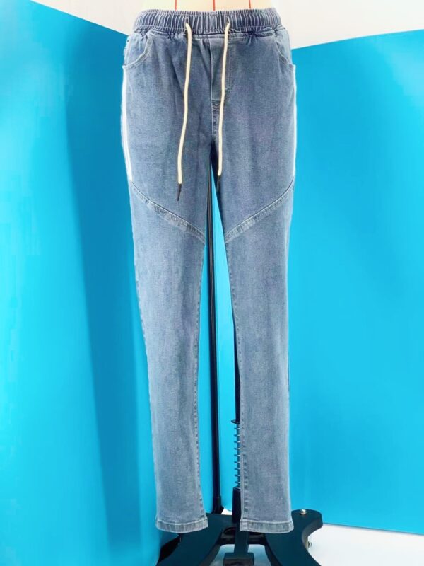 4b3a3a67-ffda-4a95-9b18-493669f4391e.jpg Versatile Light-colored Slim-fit Womens Jeans