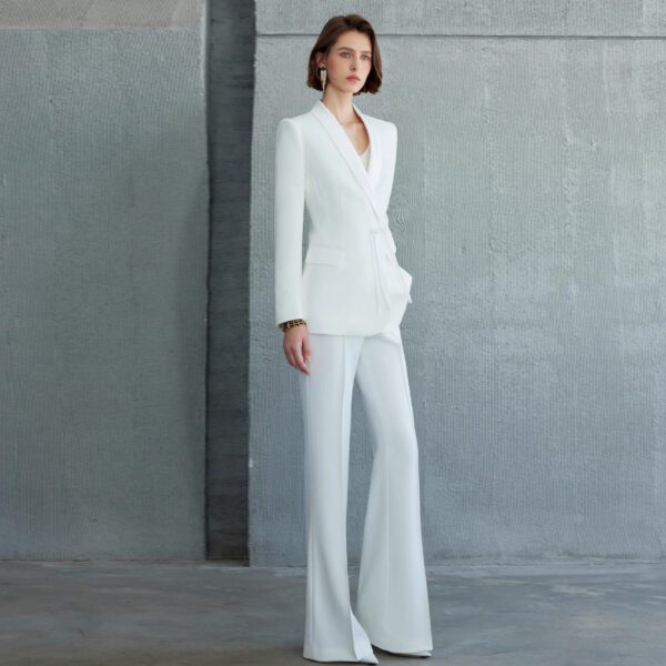 5712b0f2-8ef1-4fe9-9c44-ba452e63080d.jpg High-end Slightly Flared Pants