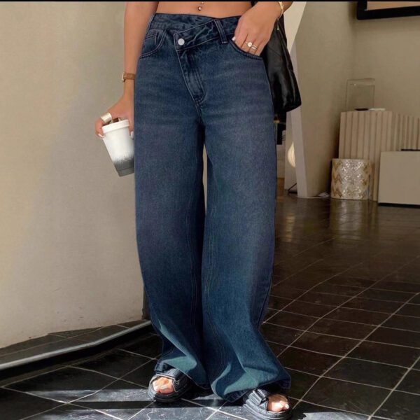 605e21cc-50f8-43cb-8834-318940f2eb5a.jpg Retro Washed Distressed Asymmetrical Jeans
