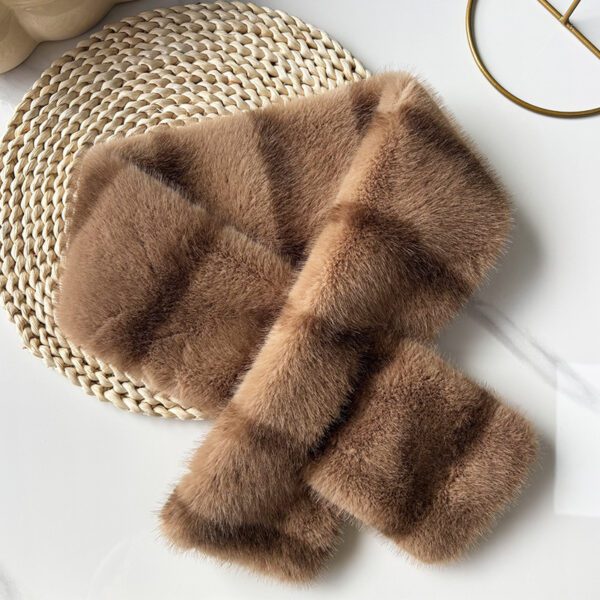 Striped Color Contrast Soft Plush Cross-hole Scarf With Retro And Sophisticated Style, Suitable For Autumn And Winter Commuting And Traveling Outfits.
