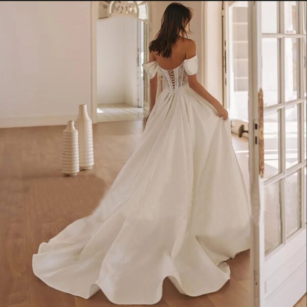6773f7fa-0853-4b00-8fce-2382e60f8d7e.jpg European And American Off-the-shoulder Satin Wedding Dress With Lace For Weddings
