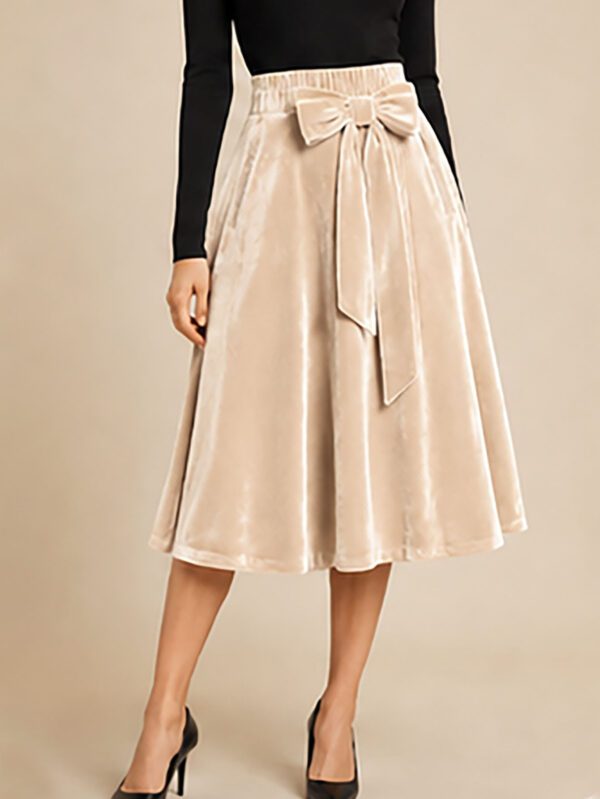 Lady's Half-length Skirt