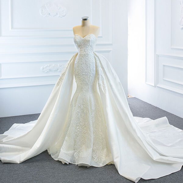 73884848-ec1c-4a91-ad79-3bf5d37f821a.jpg The Wedding Dress Wears Two Fishtail Tail Tube Tops, The Temperament Is Thin And Dreamy