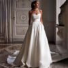 759f0be8-1ba5-49f6-9c04-97d4ab070796.jpg Four Seasons New Style White Satin Tube Top Simple Dress
