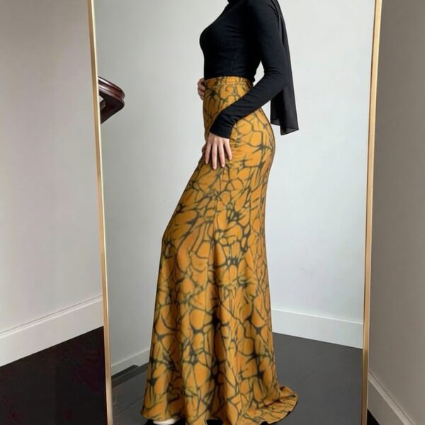 Retro-printed High-waisted Mermaid Midi Skirt