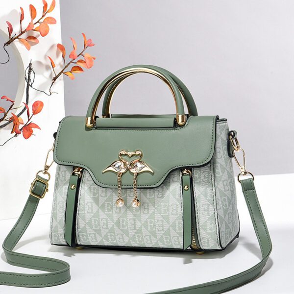 7b4cc44e-dbeb-42ec-9722-695437da7854.jpg Womens Stylish Versatile Tote Shoulder And Crossbody Bag