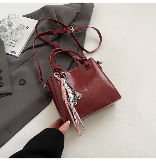 7fdd376f-81ab-4b2e-b5e1-ed889e76f05a.jpg Women's Messenger Bag Fashion Portable One-shoulder Bucket Bag