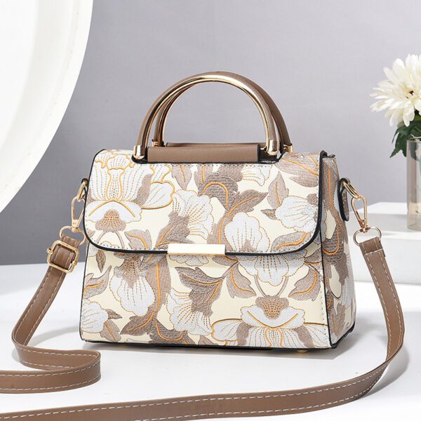 81242bf5-2457-412b-86ce-470411ffb200.jpg Chinese Style Printed Trendy Women's Shoulder Messenger Bag