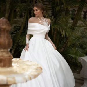8964b266-ce1f-4496-9383-ec03089aa4e3.jpg Raglan Sleeve Long Sleeve White Tutu Skirt Satin Wedding Dress