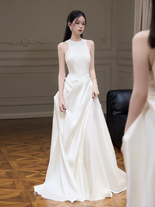 9e417989-8552-460a-87bf-7ca0e5fc2b00.jpg French-style Strapless Lightweight Wedding Dress Chic And Luxe Satin