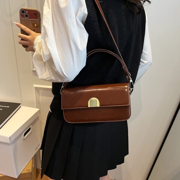 bc03d655-2fa7-4bd3-80c6-71bb42ee13da.jpg Women's Retro Fashion Shoulder Bag Design