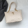 bee1b688-ab09-4e8f-be45-ac336660d7db.jpg Retro Commuter Texture Chain Shoulder Bag For Women Spring