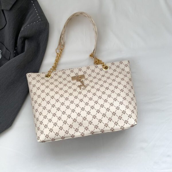 bee1b688-ab09-4e8f-be45-ac336660d7db.jpg Retro Commuter Texture Chain Shoulder Bag For Women Spring