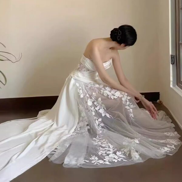 c17f902a-29a5-44a4-8f93-aa6b6cc779bd.jpg Satin Lace Wedding Veil Tube Top Fishtail Wedding Dress