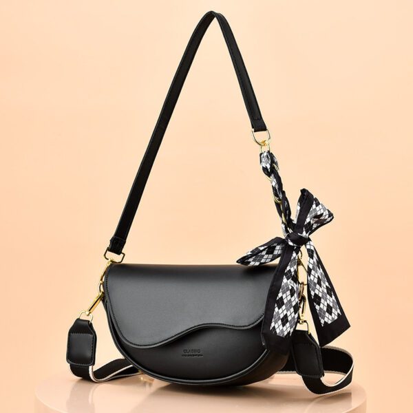 c432c162-948d-46d7-8e5d-b683552ae7c4.jpg Special Interest Light Luxury Fall Winter Fashion Underarm Saddle Bag