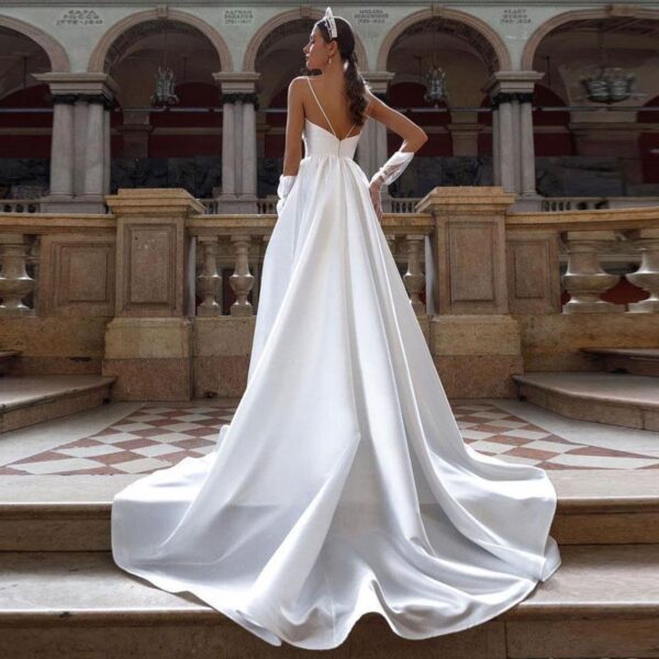 European And American-style Deep V-neck Strap Satin Light Wedding Dress