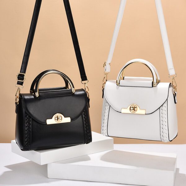 eab2ef32-30c9-4419-ae7f-383440d2152f.jpg Spring And Summer New Women's Messenger Bag
