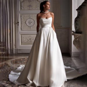f0a14cc0-e5ef-41a7-aae4-b007f75e290d.jpg Four Seasons New Style White Satin Tube Top Simple Dress