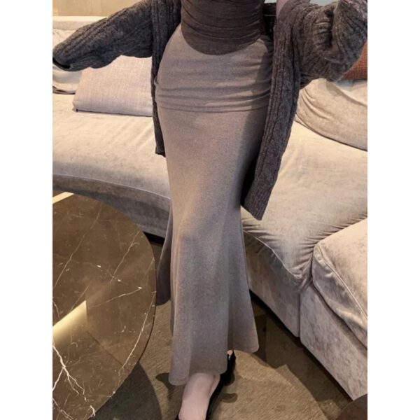 fba05eb0-2d5e-44e5-84ec-a1e234cc433f.jpg Double-layered Pleated Long Mermaid Skirt