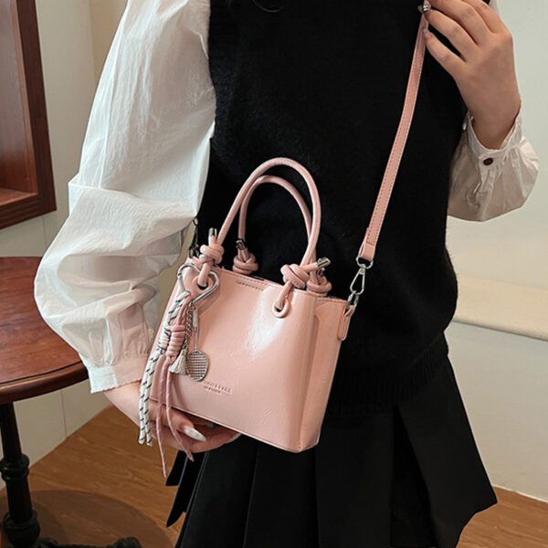 fea4624b-97d4-4d88-851a-b2d2aadb2fd4.jpg Women's Messenger Bag Fashion Portable One-shoulder Bucket Bag