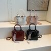 fea6d25d-a211-46b9-bc39-7ca922f08b55.jpg Women's Messenger Bag Fashion Portable One-shoulder Bucket Bag
